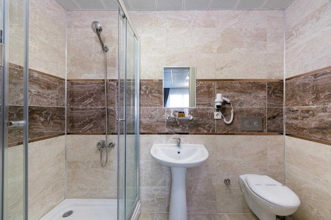 Grand Gulluk Hotel & Spa City Center אנטליה מראה חיצוני תמונה